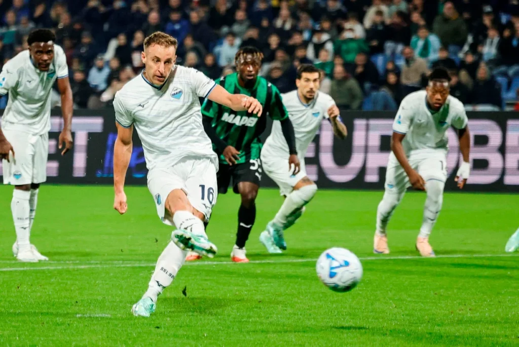 Lazio goleia Sassuolo fora de casa e assume lideranca provisoria no campeonato italiano