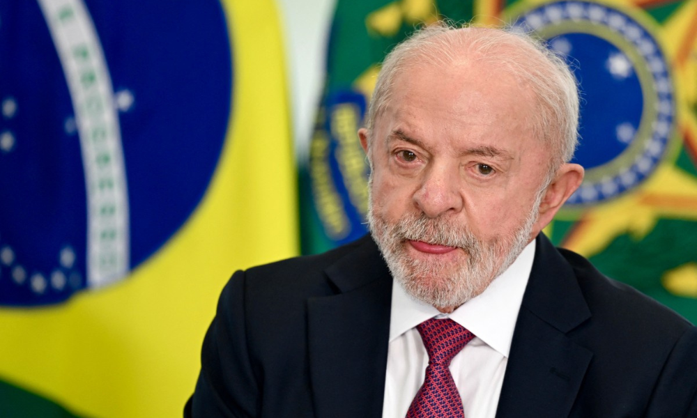 Lula anuncia entrega de sigilos ao TSE e desafia adversário