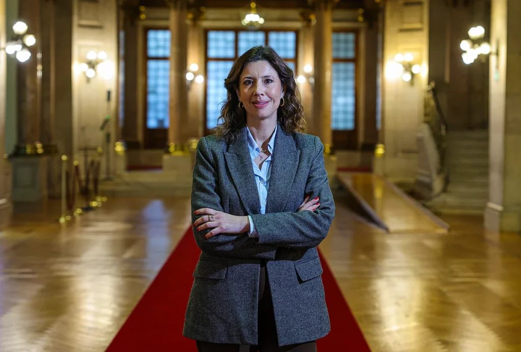 Mariana Leitão cancela reunião sobre habitação e culpa partidos políticos