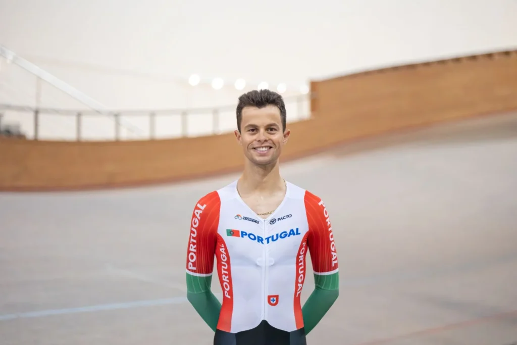 Miguel Salgueiro conquista bronze na corrida por pontos em Xangai