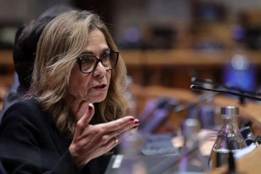 Ministra da Saúde afasta prejuízo no SNS e aponta para novo Quadro global