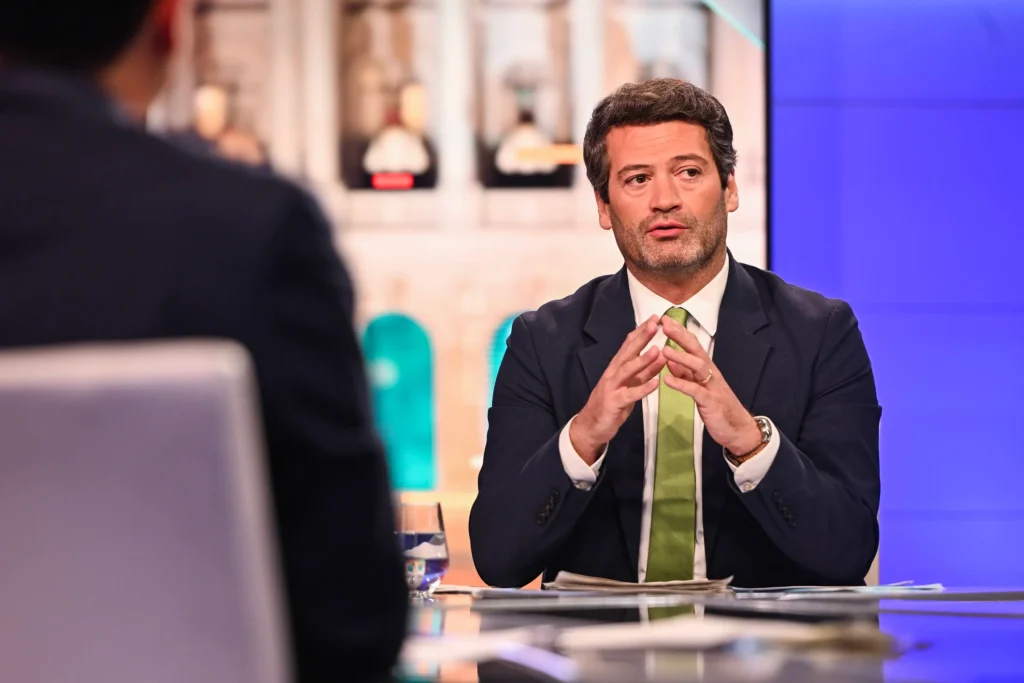 Nas presidenciais, André Ventura investiu 3,7 milhões de euros, o triplo do orçamento de Seguro