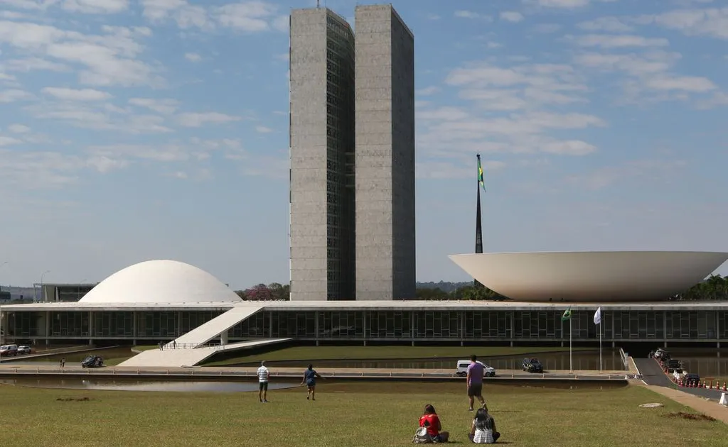 Peso dos estados nas eleições presidenciais brasileiras e o impacto do colégio eleitoral