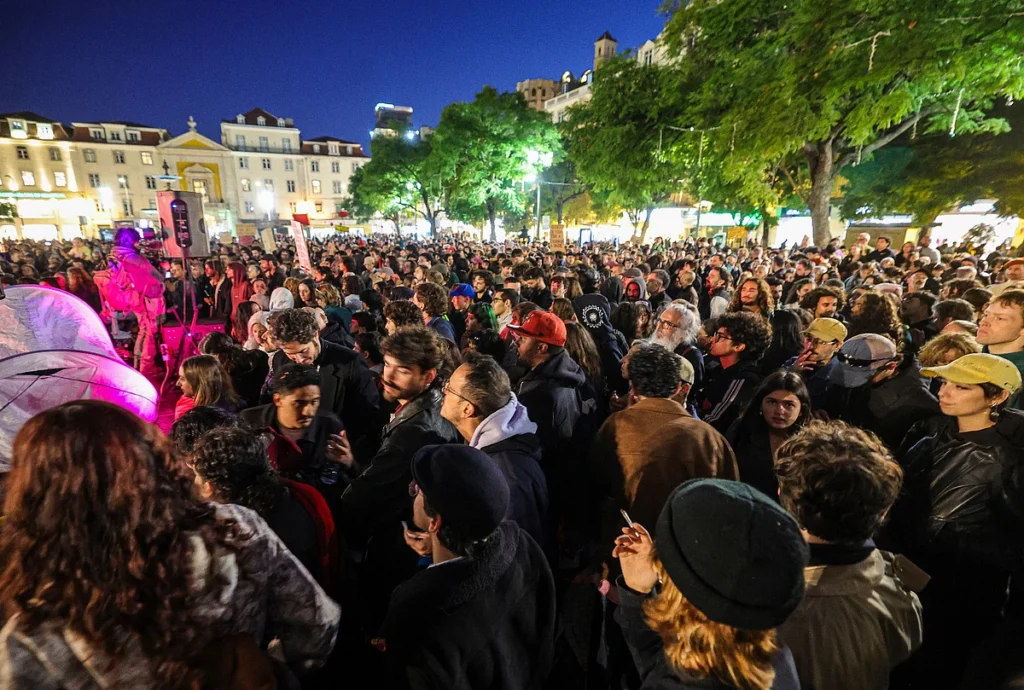 Polícia prende 31 e deixa 11 feridos ao desmantelar acampamentos em Lisboa e Porto