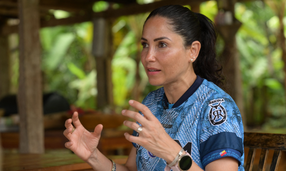 Polícia prende Luisa González, ex-candidata presidencial equatoriana, em investigação de lavagem