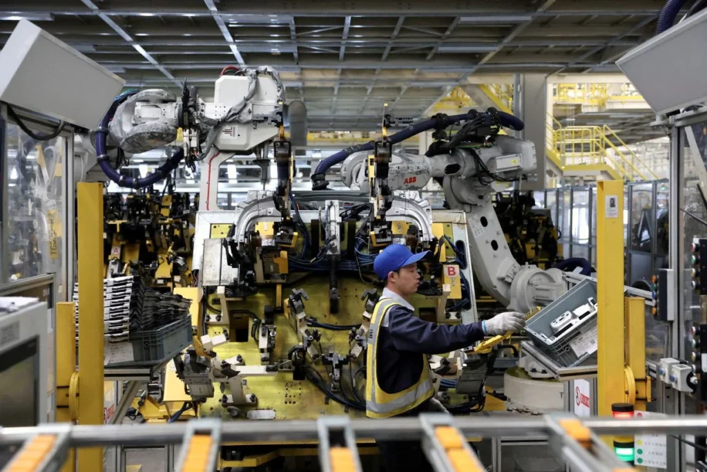 Produção industrial na China acelera e avança 5,5 por cento em setembro