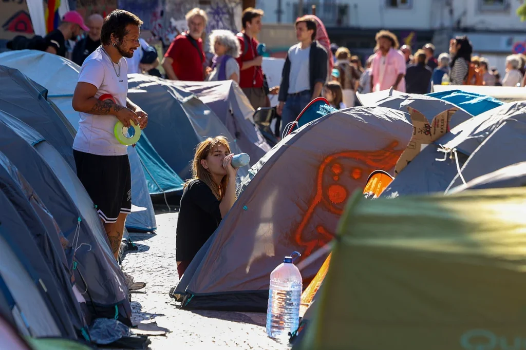 PSP avisa que vai intervir caso acampamentos de protesto continuem em lisboa e porto