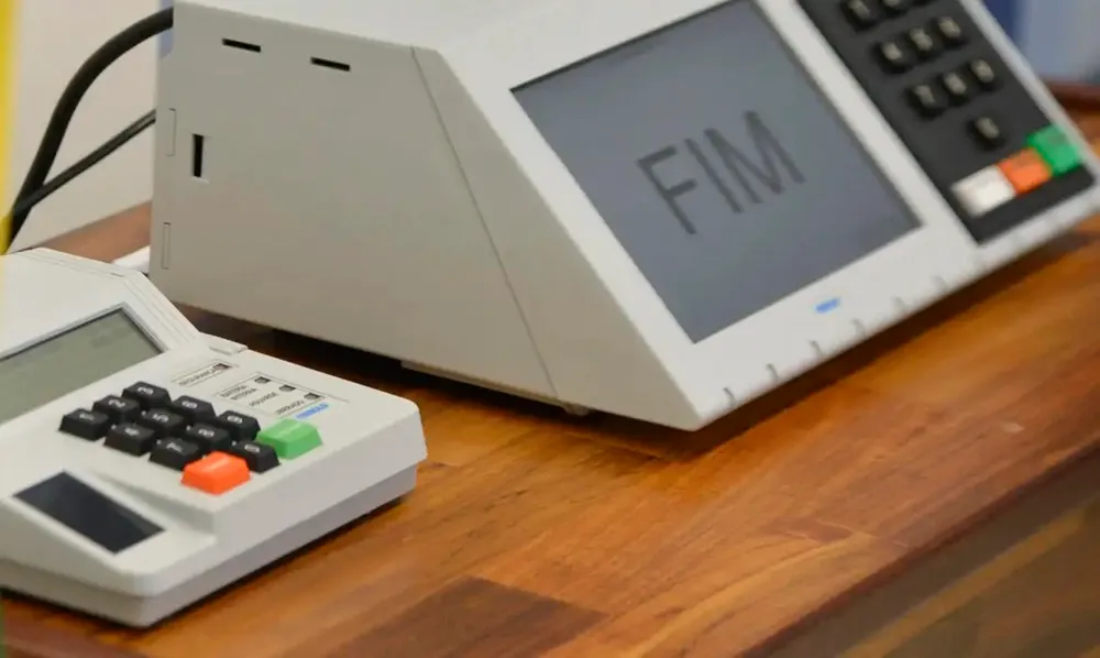 Regras para o uso de anotações e eletrônicos na cabine de votação