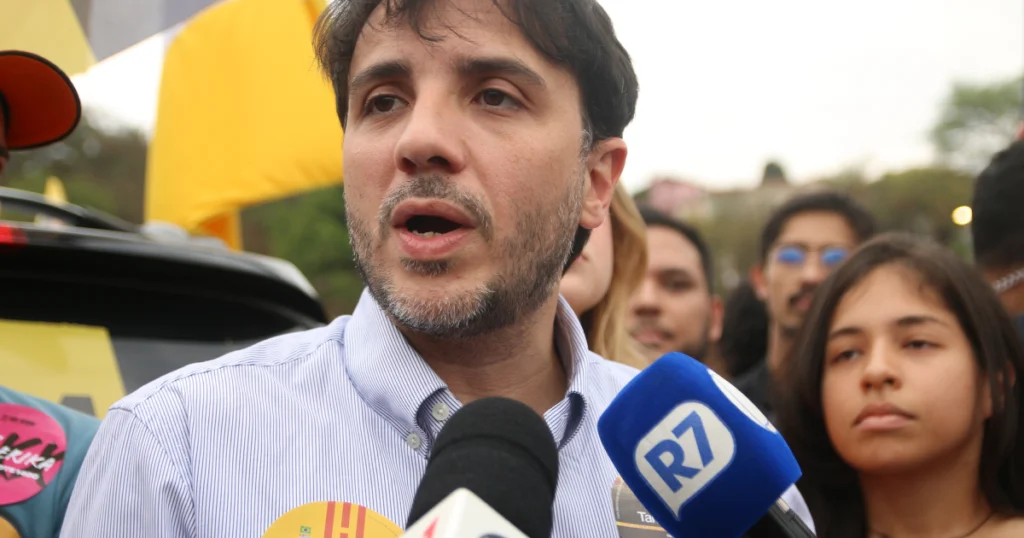 Renan responde acusações de Pablo Marçal após embate político
