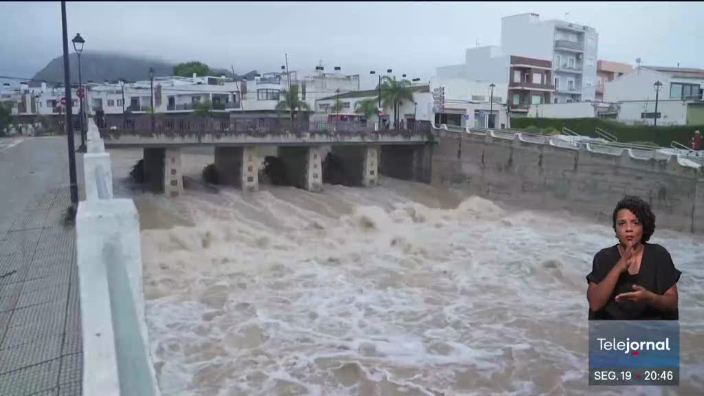 Tempestades severas provocam mortes e destruição em regiões da espanha