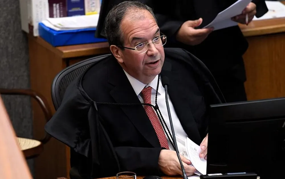 Tribunal superior eleitoral cobra medidas severas após corte de ônibus na Bahia