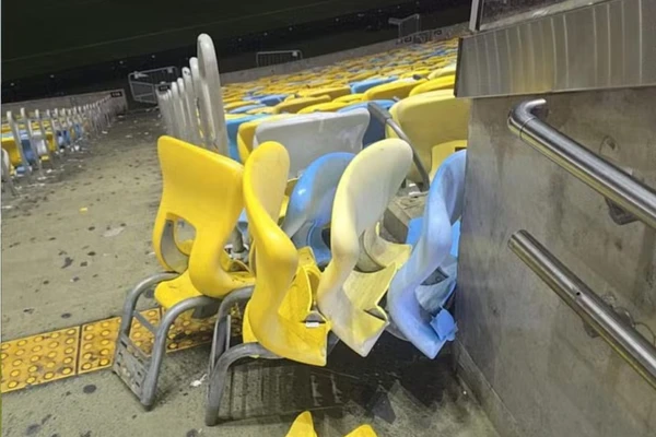 Vandalismo no maracanã após jogo do vasco revela destruição feita pela própria torcida