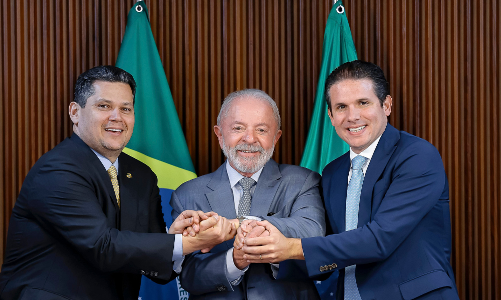 Vitória de Lula fortalece Alcolumbre e Motta no Congresso nacional