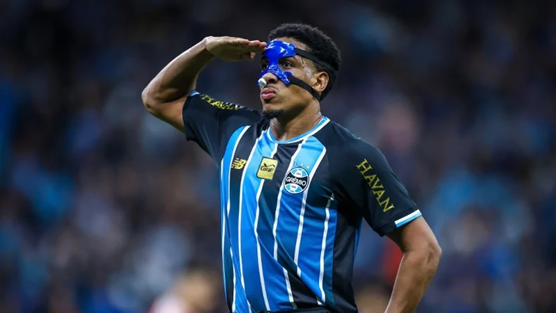 Zagueiro Wallace brilha no Grêmio e lidera estatísticas defensivas no Brasileirão
