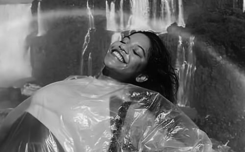 1751232824_juliana_marinspb03.jpg