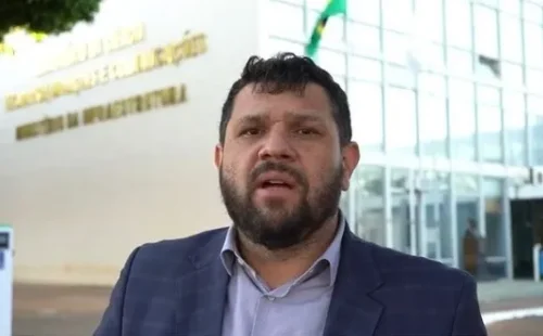 Advogados de Oswaldo Eustáquio cobram do STF acareação com Mauro Cid e anulação de ação penal