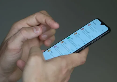 Anatel vai cobrar biometria facial para ativar e manter chips a partir de 2027