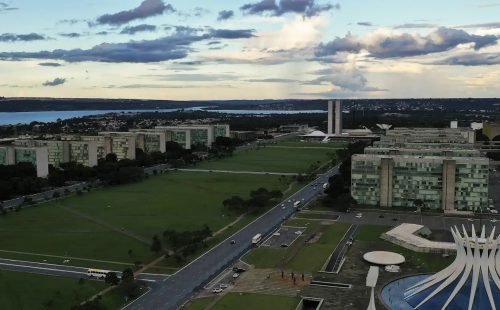 brasilia_60_anos_esplanada_dos_ministerios_0420202390_2.jpg