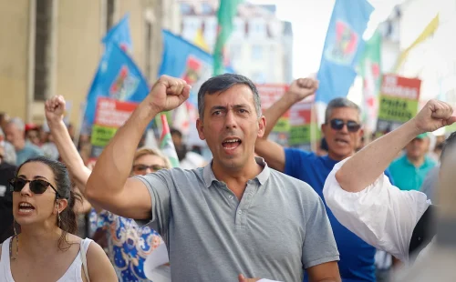 CGTP protesta em lisboa por controlo de precos e aumentos salariais