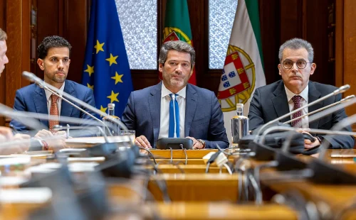Comissão parlamentar de inquérito sobre luís neves tera sala exclusiva para documentos confidenciais