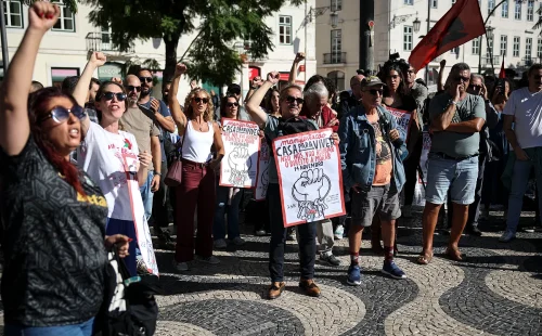 Crise da habitação em Lisboa mobiliza centenas em assembleia popular