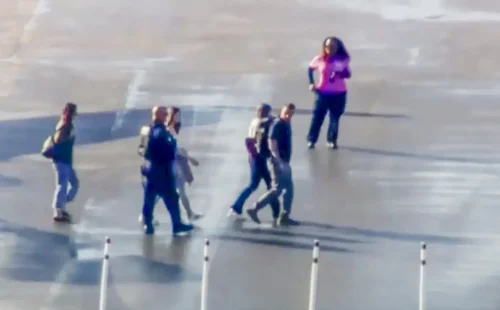 Democratas criticam governo de Donald Trump por concessão de visto a Flávio Bolsonaro
