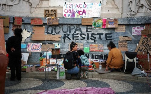 Dezenas de detidos e feridos após intervenção policial em protestos sobre habitação