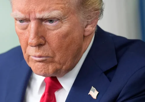 Donald trump bloqueia lei com novas sanções e tarifas contra a rússia