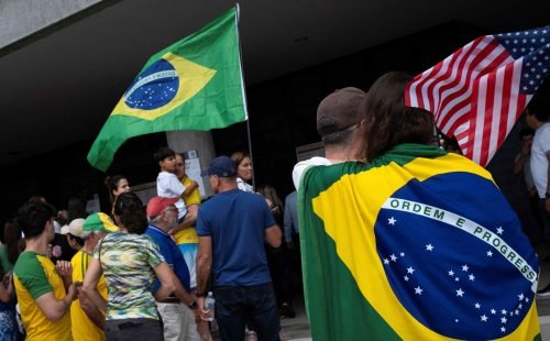 Eleições no Brasil definem novo presidente com votação dividida em Portugal