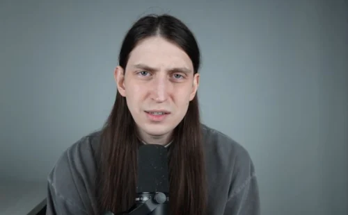Felca retorna ao youtube e revela diagnóstico de fobia social após sofrer bullying