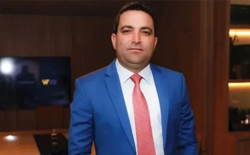 Figuras ligadas ao bolsonarismo que deixaram o país acumulam investigações