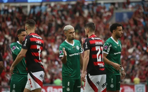 Flamengo e Palmeiras travam disputa intensa na reta final do brasileirão