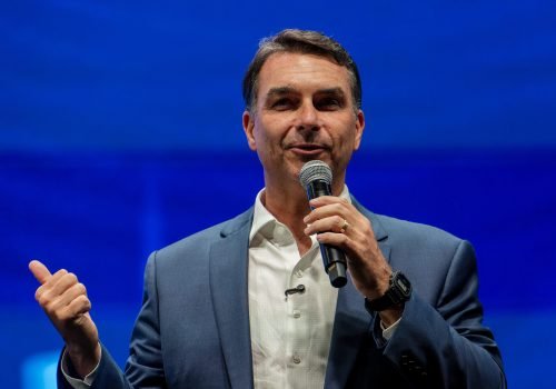 Flávio aceita proposta de Lula sobre sigilos e faz novas exigências ao TSE