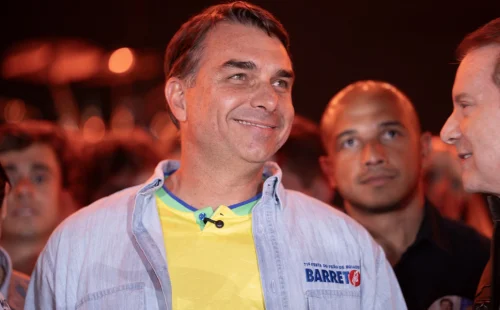 Flávio Bolsonaro aposta em promessa de recriar Perse para setor de eventos se vencer eleição