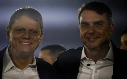 Flávio Bolsonaro define Guarulhos como palco de encerramento de campanha em São Paulo