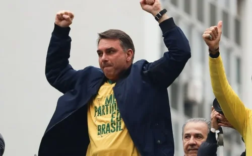 Flávio reúne aliados em Brasília para acompanhar apuração presidencial