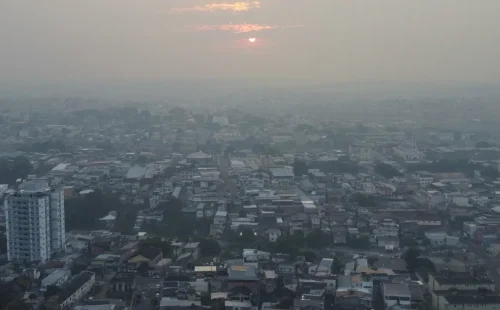 Focos de calor no amazonas triplicam em 24 horas e fumaça encobre manaus