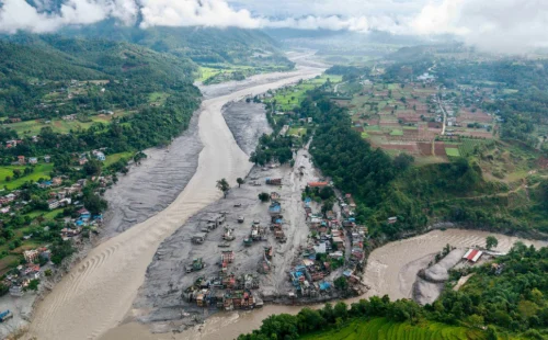 Forte terremoto de magnitude 7 atinge a regiao do tibete na china