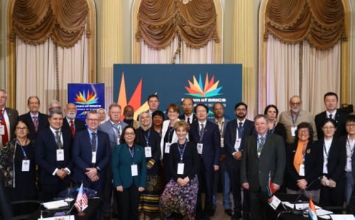 forum_academias_brics_foto_grupo.jpg