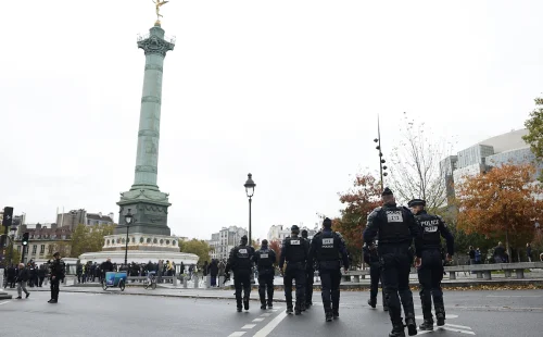 França enfrenta novo sábado de protestos em massa com forte esquema policial