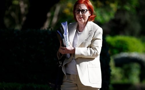 tes públicos. À margem do debate setorial no parlamento, Maria da Graça Carvalho