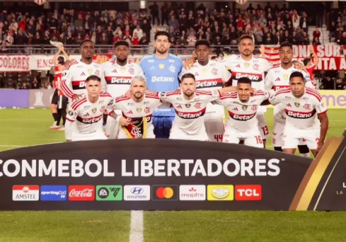 Flamengo empata com Estudiantes na Argentina e perde Arrascaeta por lesão grave