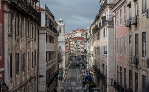 Inflação acelera para 3,4% em abril enquanto economia mantém ritmo de crescimento