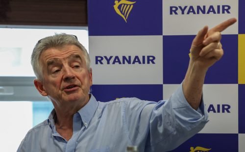 Ryanair pressiona governo português por suspensão de novo sistema de fronteiras