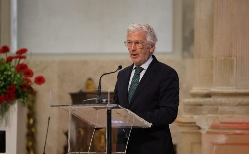 Constituição portuguesa aos 50 anos: o debate entre a reforma e a preservação