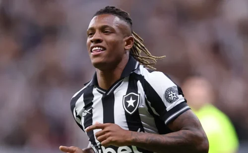 Danilo em alta: Botafogo projeta venda milionária com olho na Copa do Mundo
