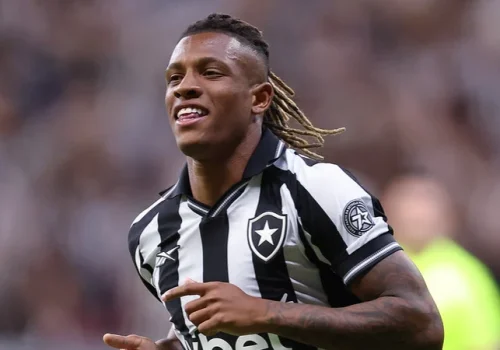 Danilo em alta: Botafogo projeta venda milionária com olho na Copa do Mundo