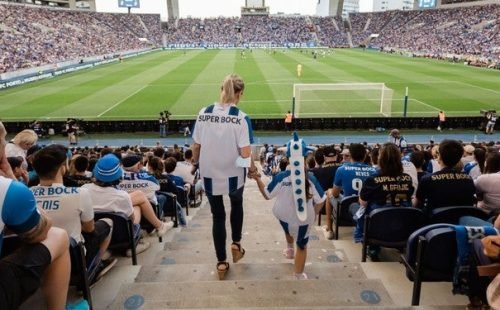 Câmara Municipal do Porto restringe festejos de possível título do FC Porto ao Estádio do Dragão