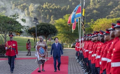 Presidente de Taiwan desafia pressões chinesas e realiza visita oficial a Eswatini