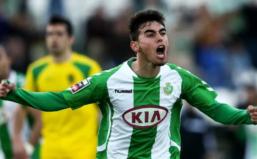 Vitória de Setúbal conquista título e confirma retorno ao Campeonato de Portugal